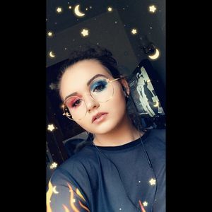 Meet your Posher, Carrie